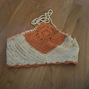 collective top ties around the neck